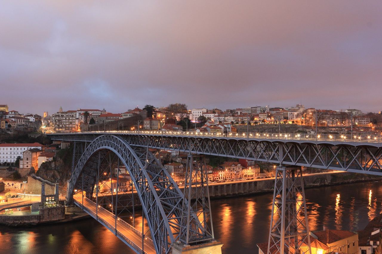 The Dom Luís I Bridge over the Douro in Porto at dusk